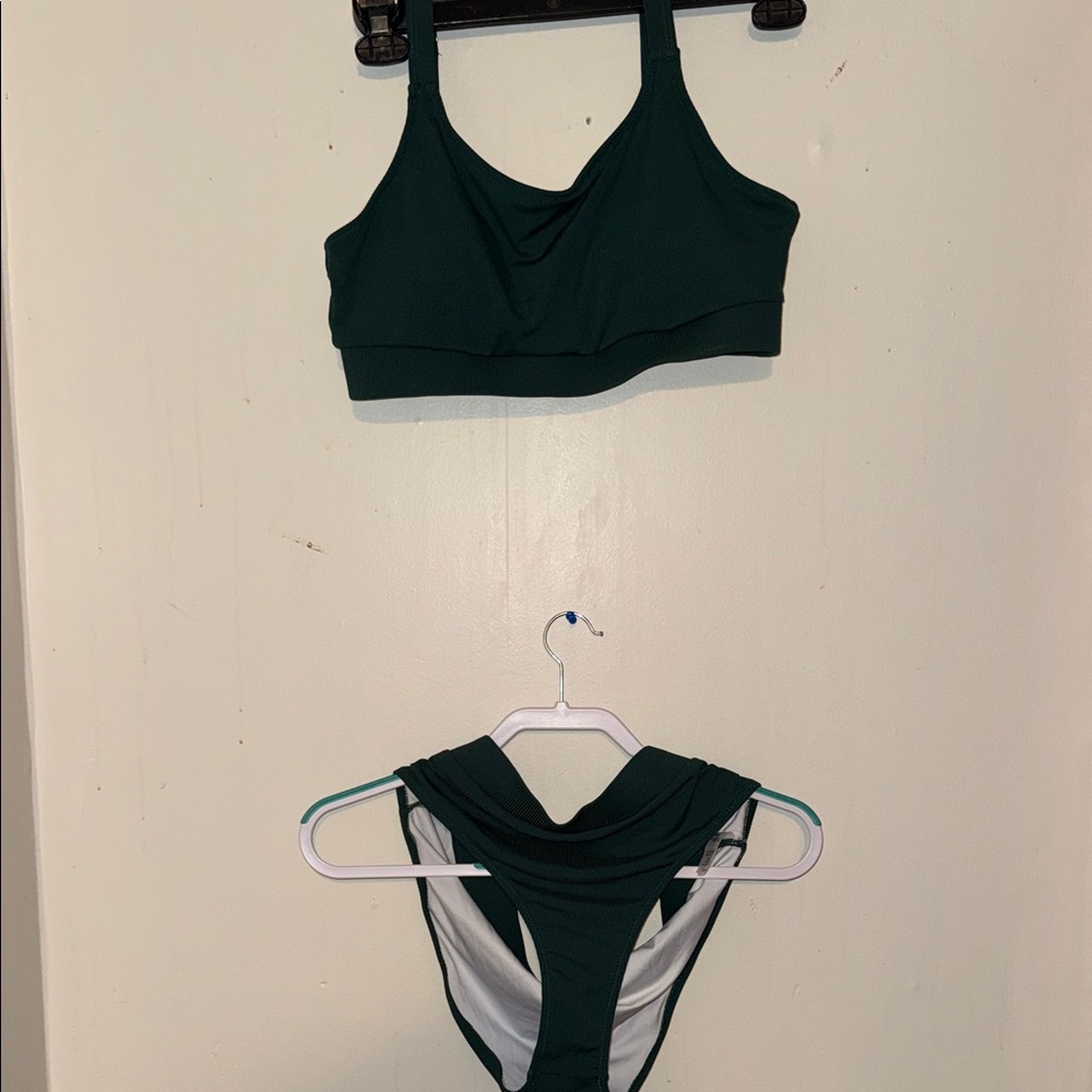 Dark Green Women's Bikini Set - Sporty Crop Top & Brief
